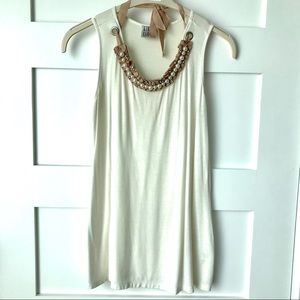 Kim & Cami Small Tunic Tank w statement necklace